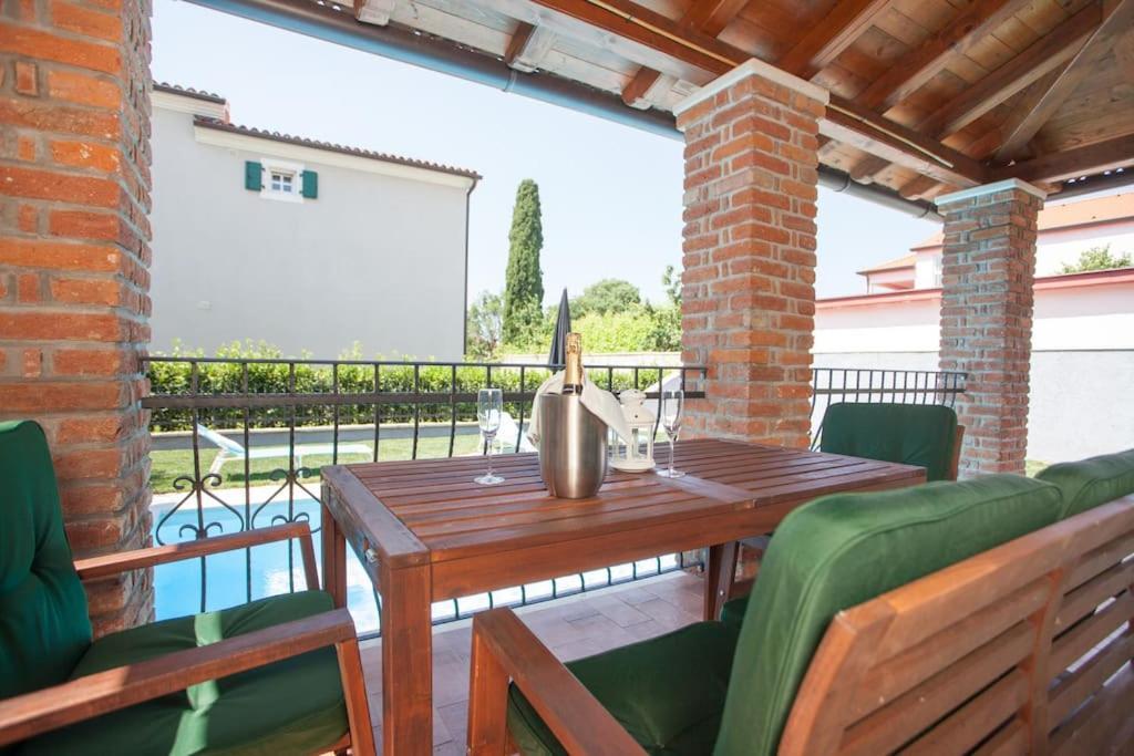 Villa Petra Poreč Buitenkant foto
